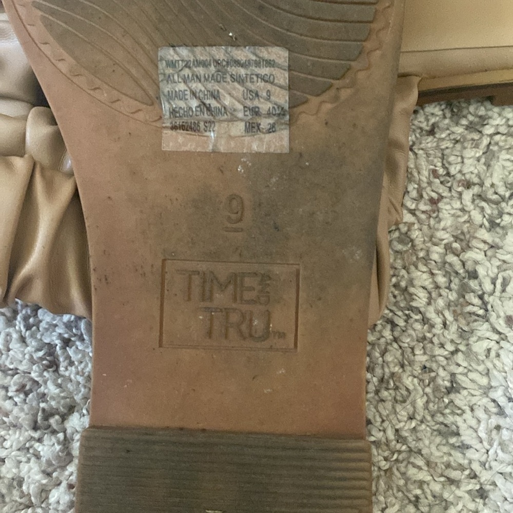 Time and Tru Women’s Ruched Strap Sandal with memory foam footbed size 9 - Picture 7 of 7